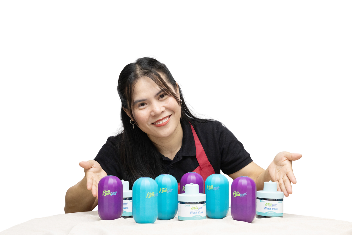 A woman presenting Kleengent products
